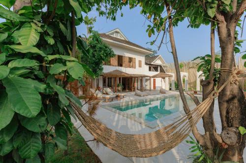 Tanpuri Watket 8 Bedrooms Villa With Private Pool In The Old Town City Prime Location — 4-Star Luxury Hotel in Chiang Mai, Thailand