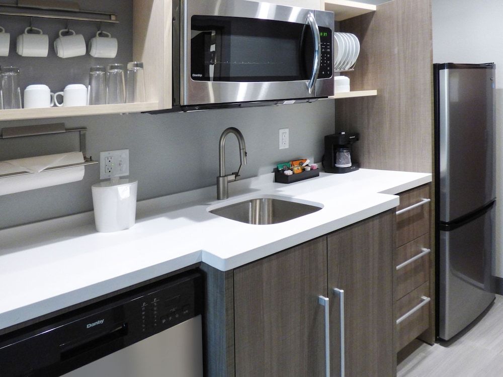 Home2 Suites by Hilton Pensacola Airport Medical Center - photo 8