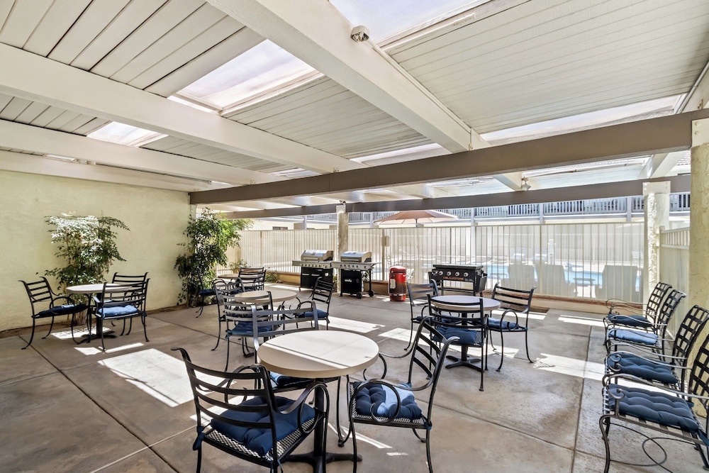 Red Roof Inn Ridgecrest - photo 52