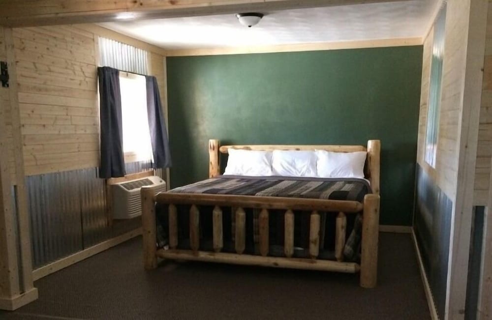 Big Horse Inn and Suites - photo 2
