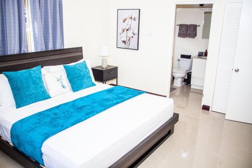 Luxe Oasis The Manor — 4-Star Luxury Hotel in Old Harbour, Jamaica