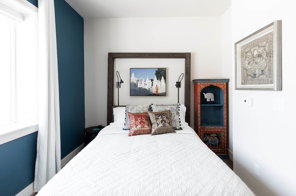 Bishop Arts Hotel by Qresorts. - photo 6