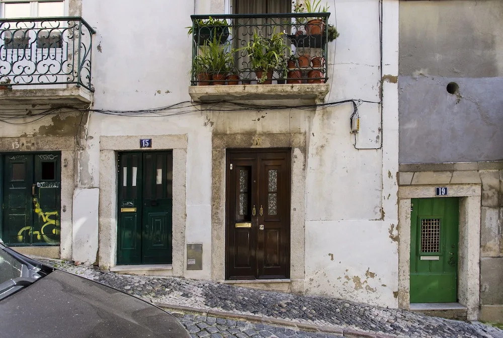 ALTIDO Urban 1 bed flat w workspace moments from Av. da Liberdade