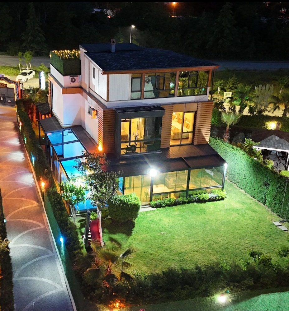 Natural Garden Kırkpınar in Sapanca, Turkey