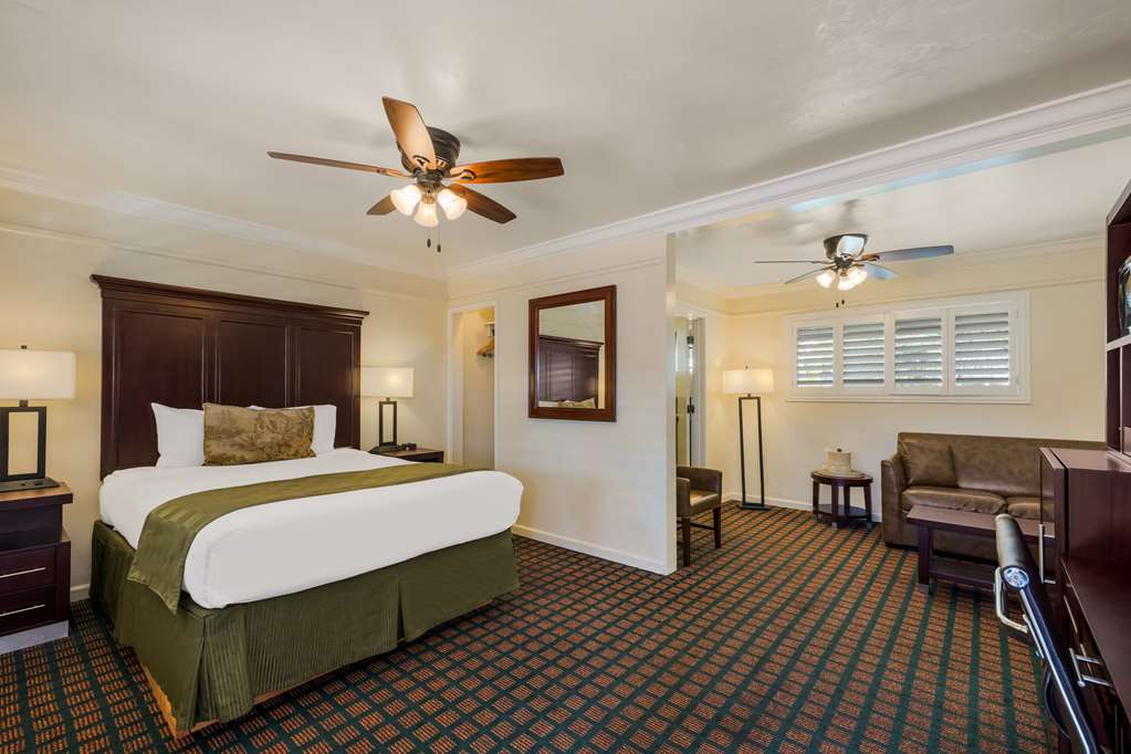Clarion Collection Carmel Oaks Inn - photo 30