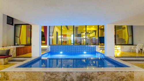 Seaview Luxury Apartment Private Indoor Pool and Jakuzzi — 4-Star Luxury Hotel in Kalkan, Turkey