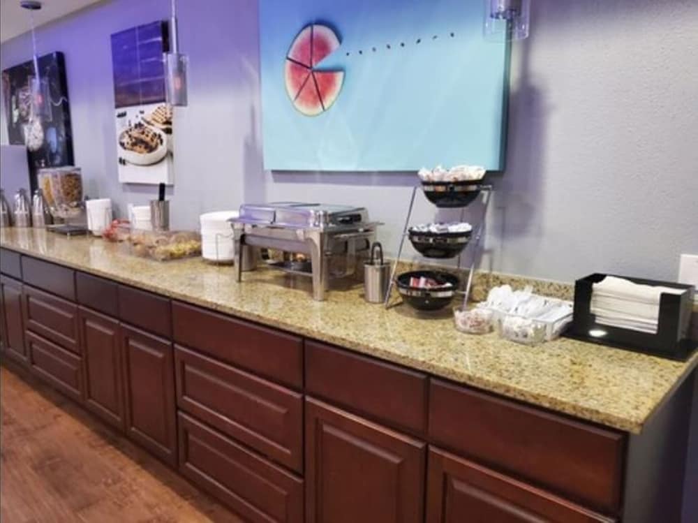 Comfort Suites Plano East Richardson - photo 64