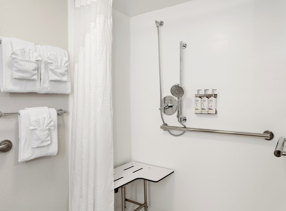 Holiday Inn Express Indianapolis Airport by IHG - photo 28
