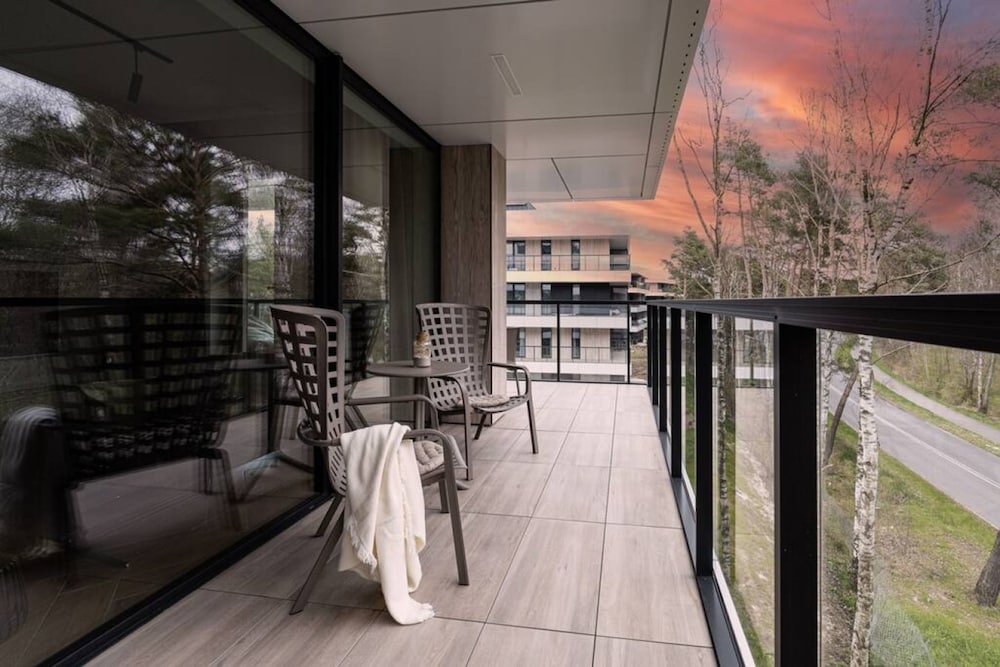 2HomeRent Shellter Natural — 4-Star Luxury Hotel in Rogowo, Poland