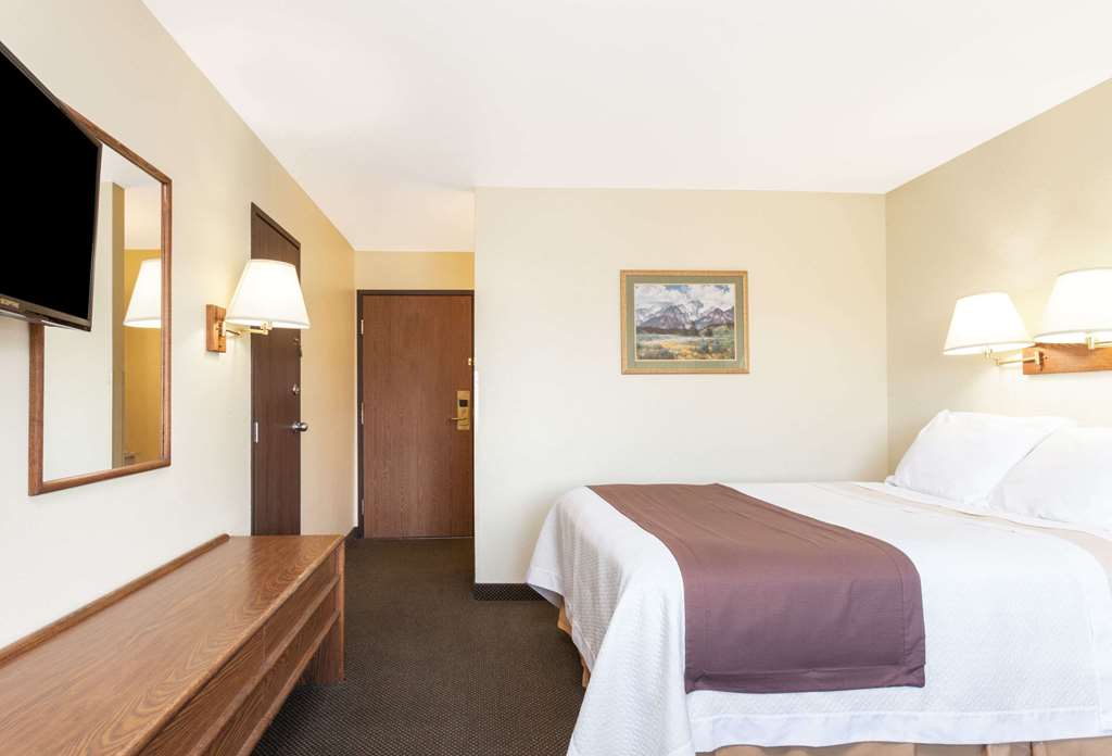 Days Inn by Wyndham Missoula Airport - photo 6