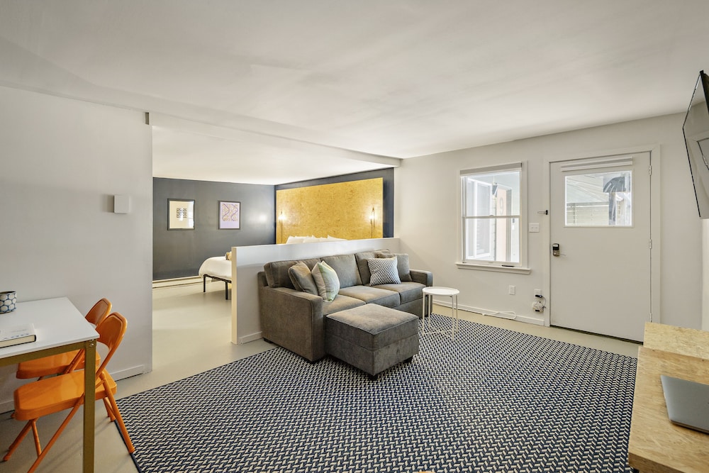 The Brooks Motel - photo 4