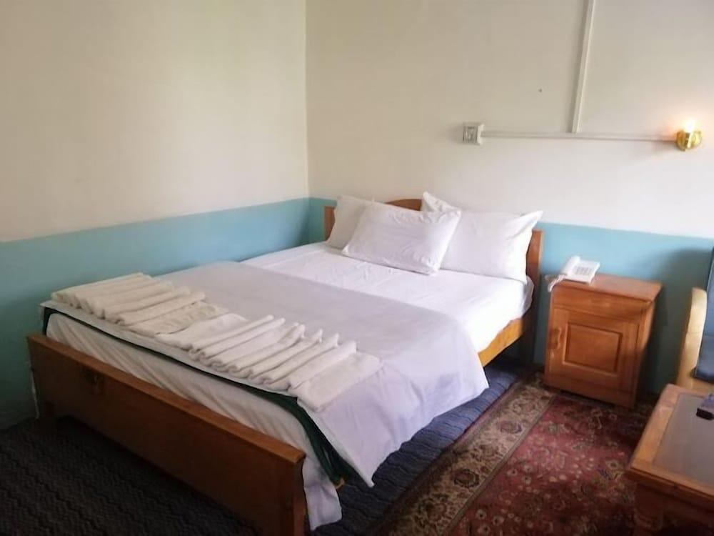 Madina Hotel 2 - carbon neutral hotel in Gilgit