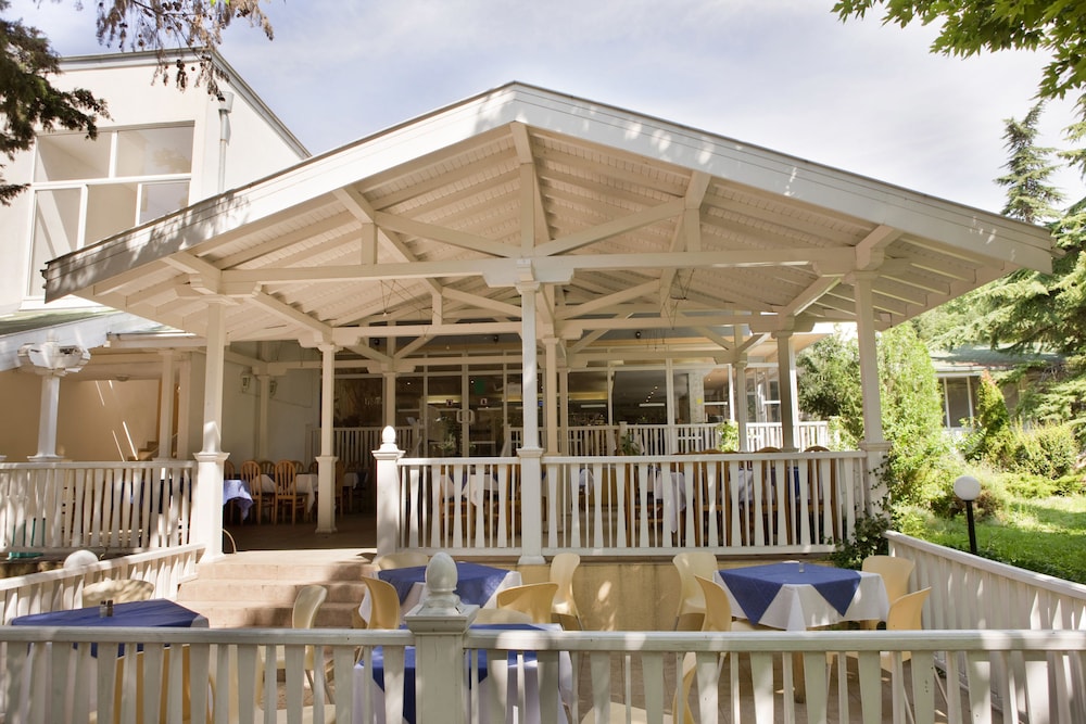 Hotel Oasis - carbon neutral hotel in Varna