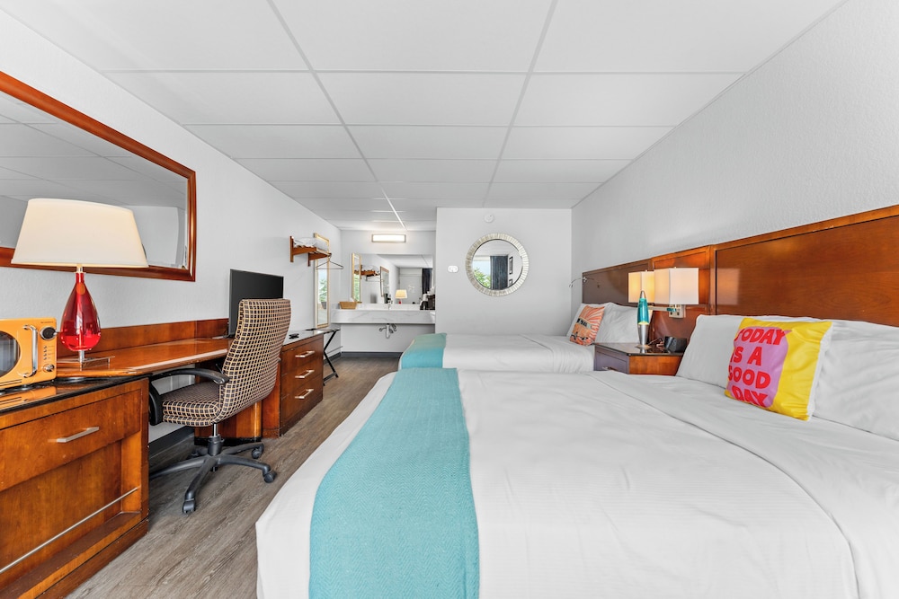 The Retro Hotel - photo 16