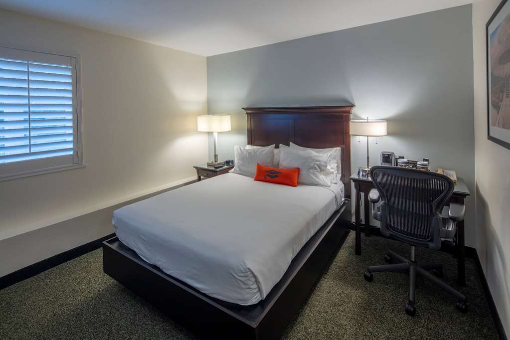 Collegian Hotel & Suites Trademark Collection by Wyndham - photo 10