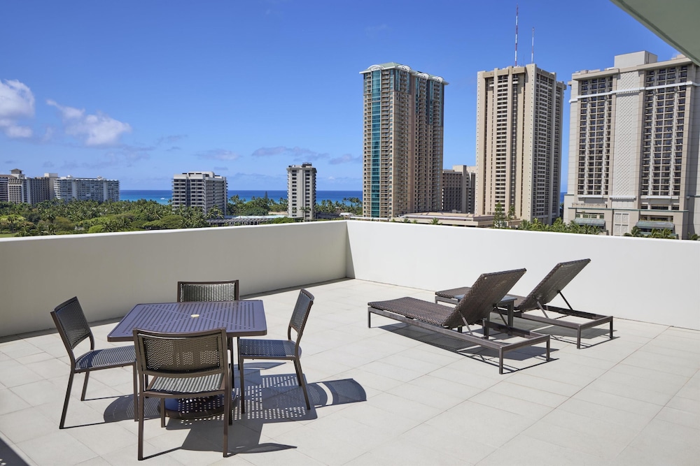 DoubleTree by Hilton Hotel Alana Waikiki Beach - photo 45