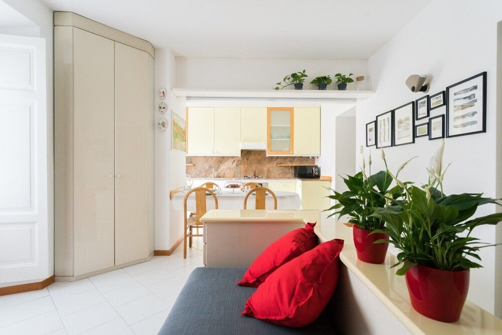 Porta Torre Como Apartment By Relais Di Giada — 4-Star Luxury Hotel in Como, Italy