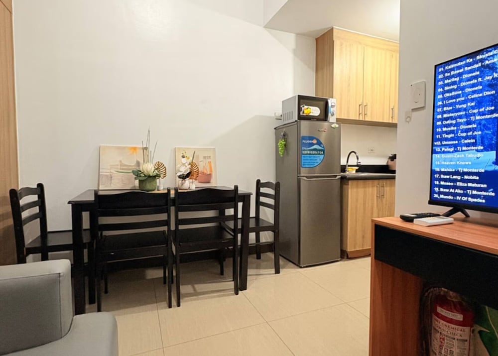 Metros Hideaway Shore 2 Tower 1 in Pasay, Philippines