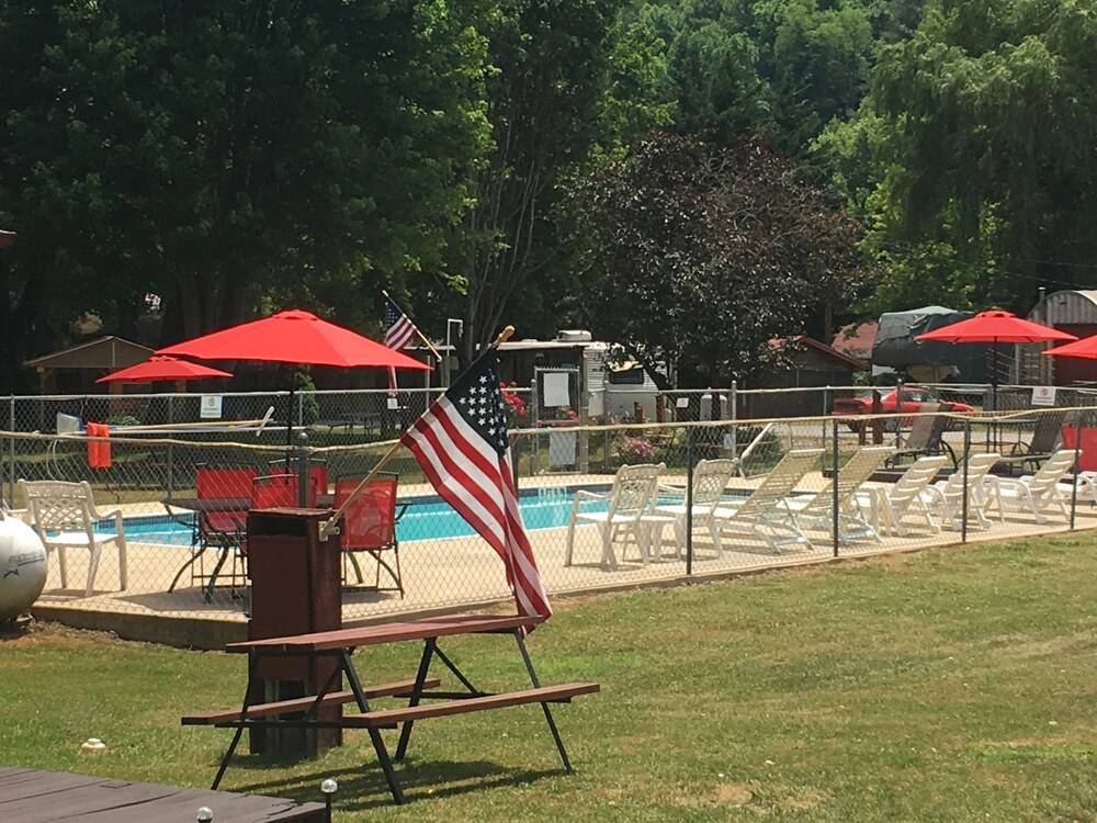 Smoky View Cottages & RV Resorts - photo 48