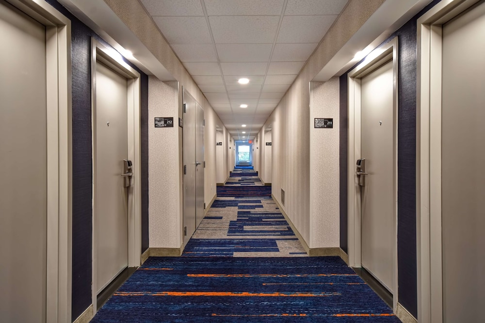 Hampton Inn Potomac Mills Woodbridge - photo 39