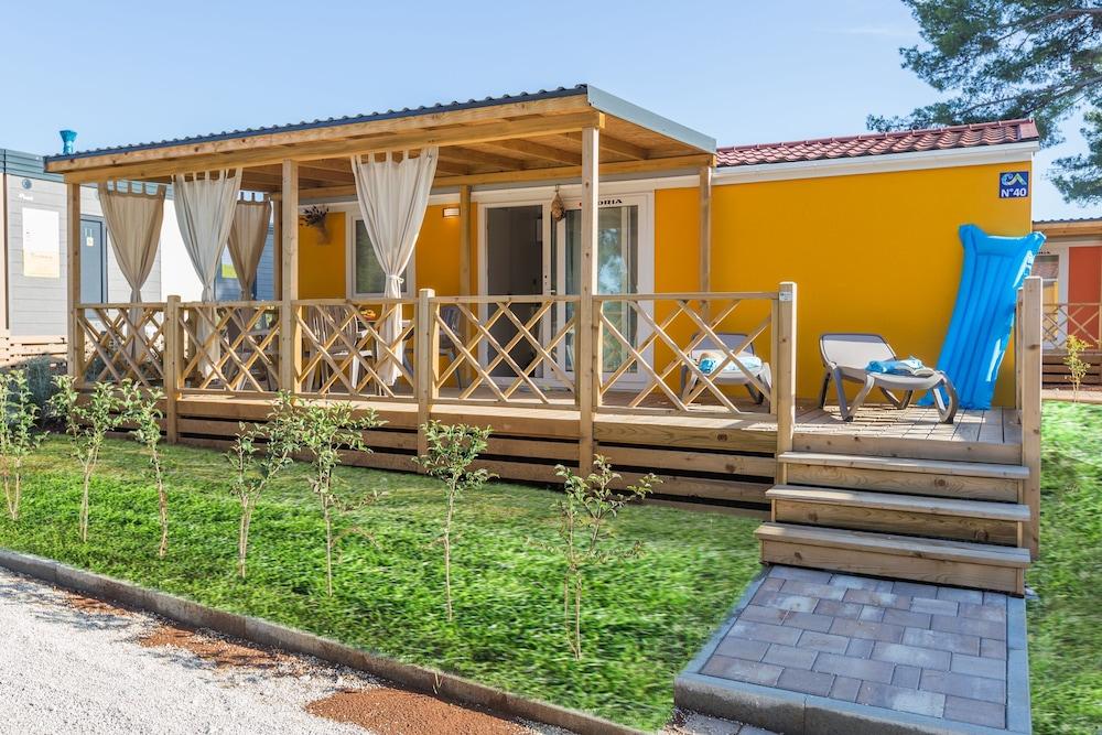 Camping Adria Mobile Homes Lanterna — 4-Star Luxury Hotel in Brtonigla, Croatia