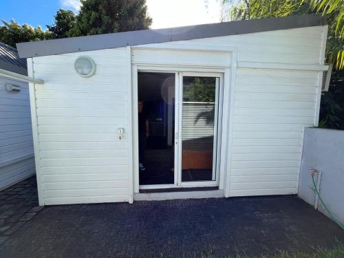Charmant Studio avec jardin - last minute hotel in Saint-Denis