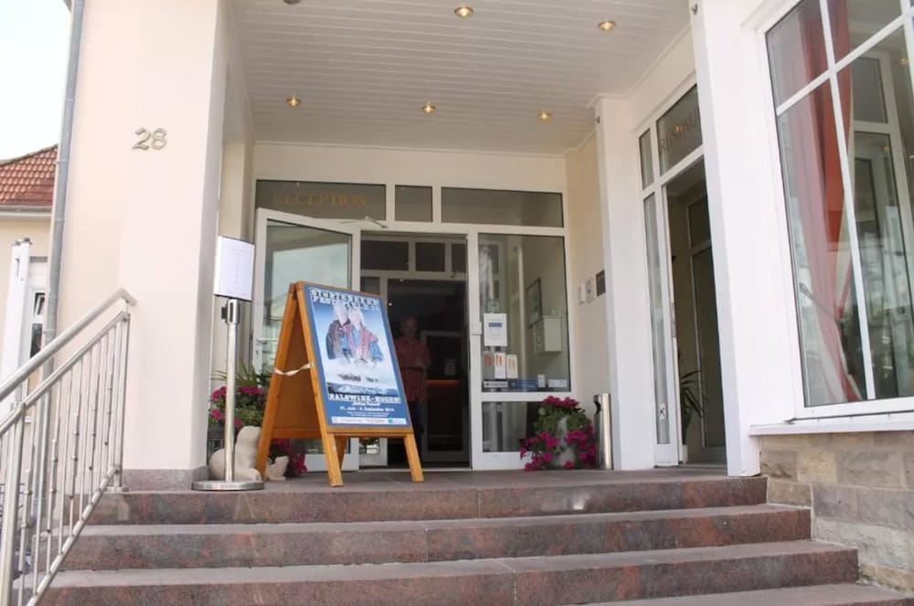 R&R Strandhotel Baabe — Ostseebad Sellin — photo 3
