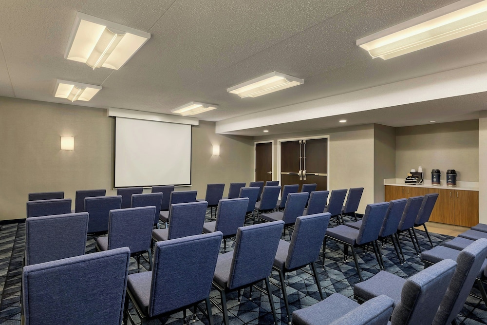 Courtyard by Marriott Minneapolis St. Paul Airport - photo 28