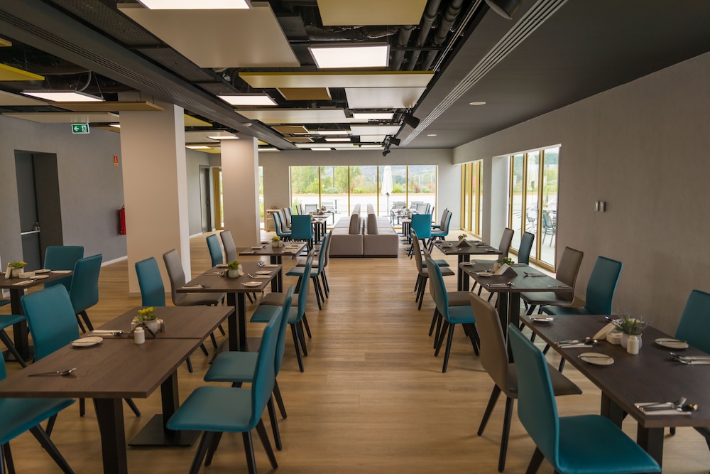 מזון ומשקאות