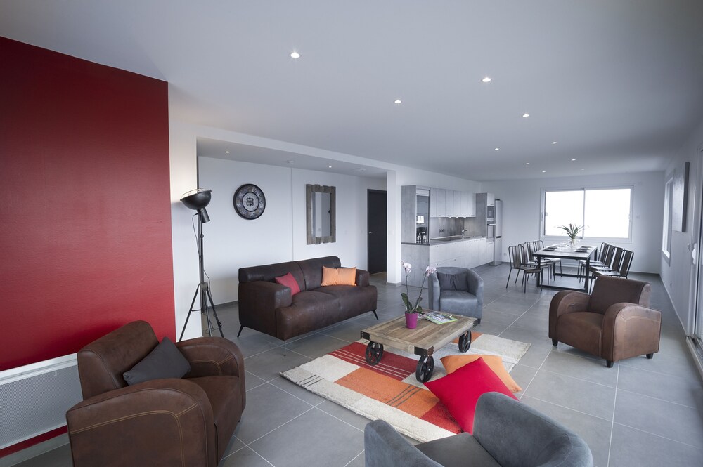 Appartement Tournette Vue Lac — 4-Star Luxury Hotel in Sevrier, France