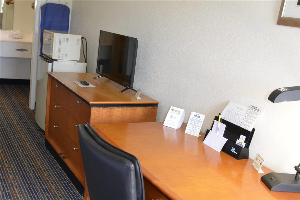 Days Inn by Wyndham Luray Shenandoah - photo 37