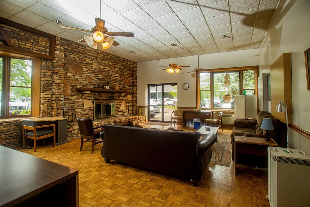 Lafayette Inn - photo 7