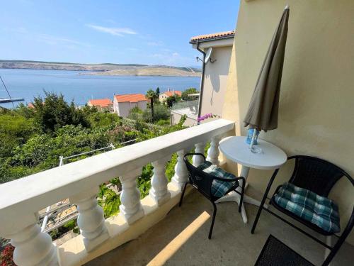 Apartment in Jadranovo 42071 — 4-Star Luxury Hotel in Jadranovo, Croatia