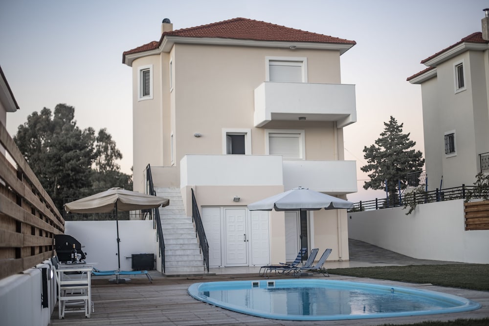 Butterfly Estates - carbon neutral hotel in Rodos