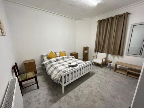 Luxury 1BR Flat Central Dumfries Self Check in Parking Wi Fi — 4-Star Luxury Hotel in Dumfries, United Kingdom
