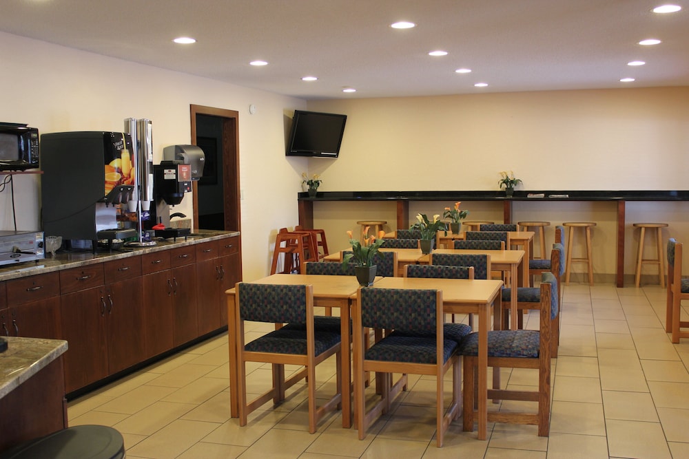 Americas Best Value Inn Grand Forks - photo 24