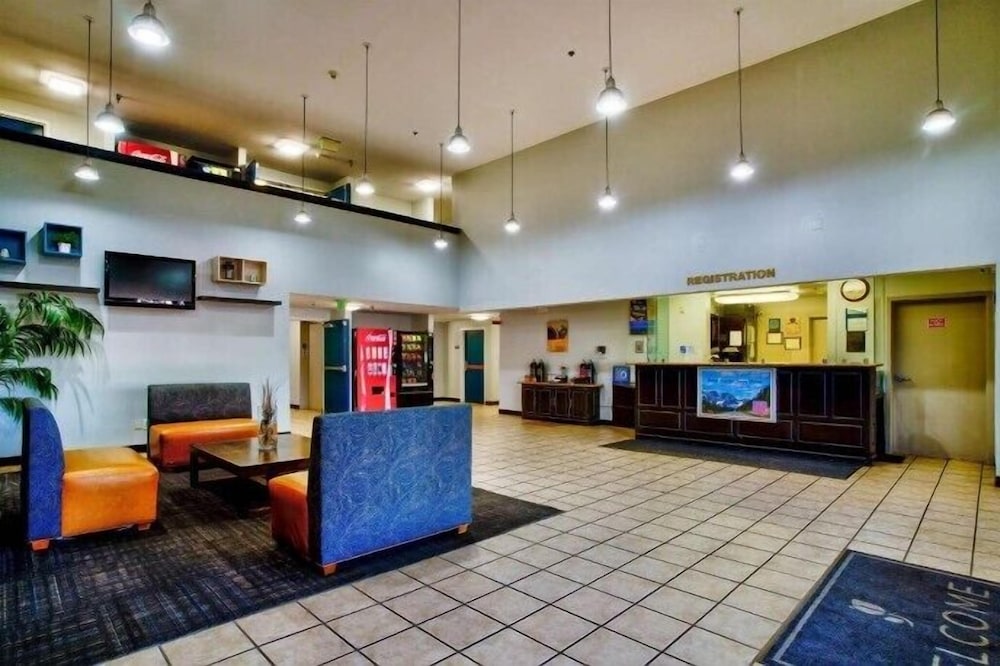 Studio 6 Suites Hesperia CA West Main Street I 15 - photo 4