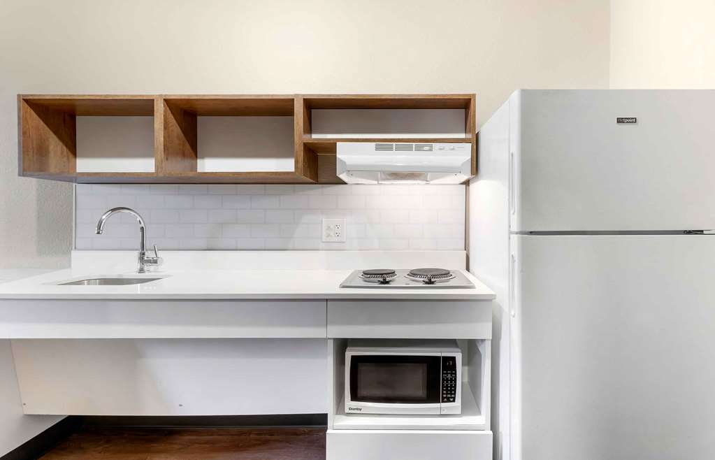 Extended Stay America Premier Suites Union City Dyer St. - photo 14