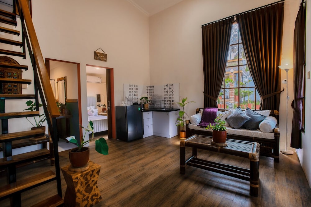 Tzy No Cottage Yogyakarta — 4-Star Luxury Hotel in Balong, Indonesia