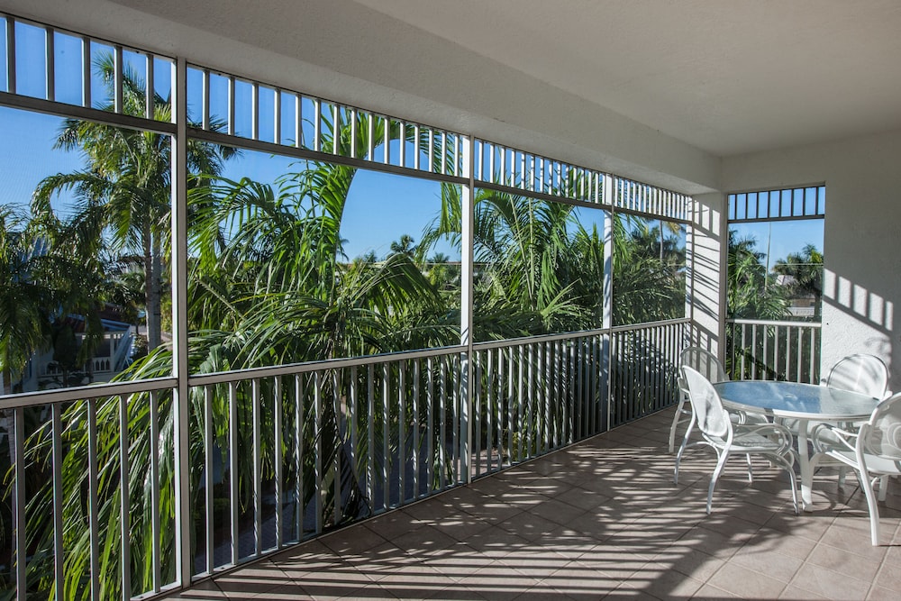 Olde Marco Island Inn and Suites - photo 17