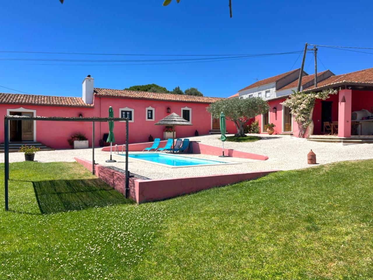 Casa do Lagar Villa com piscina — 4-Star Luxury Hotel in Rio Maior, Portugal