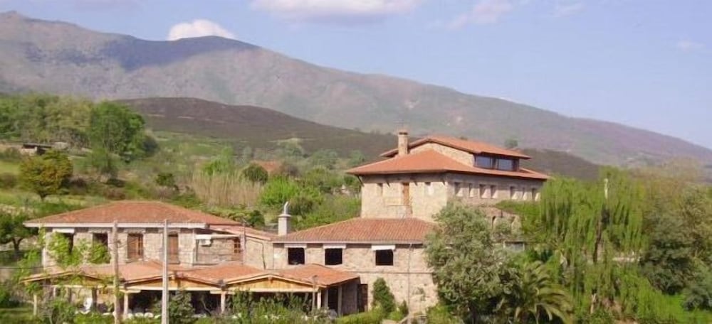 Hotel Casa Rural Ropino in Candeleda, Spain