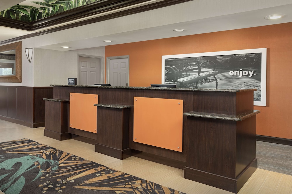 Hampton Inn & Suites Lake City - photo 7