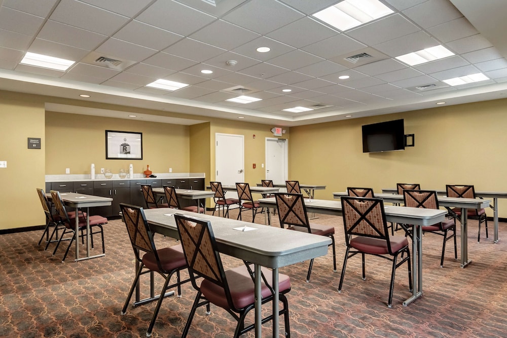 Hampton Inn Poplar Bluff - photo 40