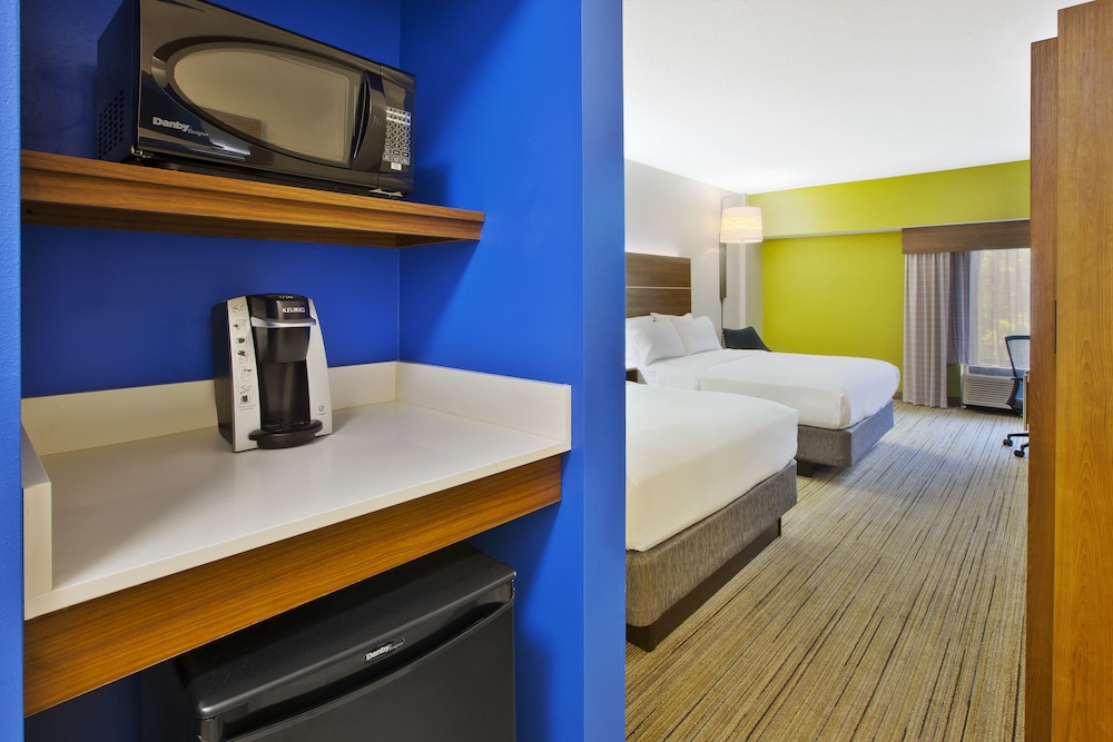 Holiday Inn Express & Suites Milford by IHG - photo 11