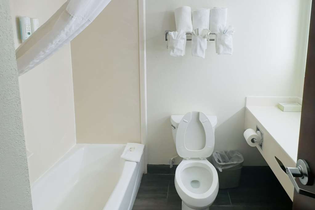 Quality Inn Danville University Area - photo 36