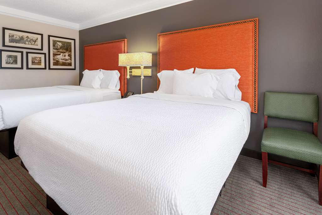 La Quinta by Wyndham Kingsport Tri Cities Airport - photo 26