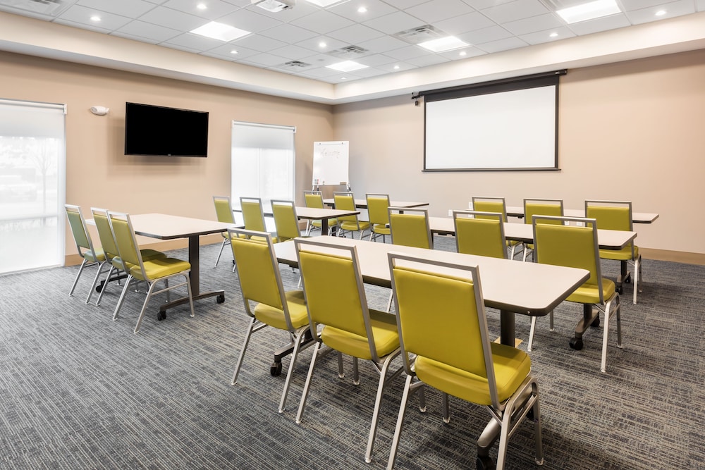 Holiday Inn Express & Suites St. Louis Chesterfield by IHG - photo 40