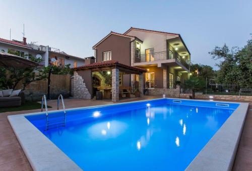 Villa Barbara — 4-Star Luxury Hotel in Kastel Novi, Croatia