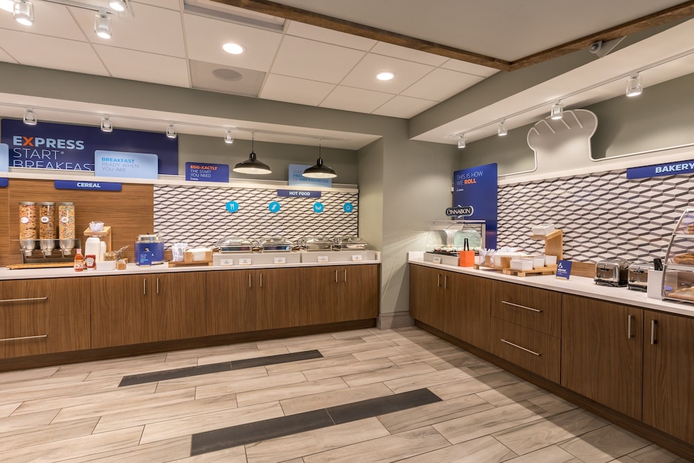 Holiday Inn Express & Suites Rock Hill by IHG - photo 65